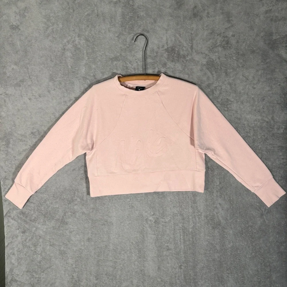 Nike Dri-FIT Women Small Pink Embossed Logo Cropped Pullover Sweatshirt Gorpcore
